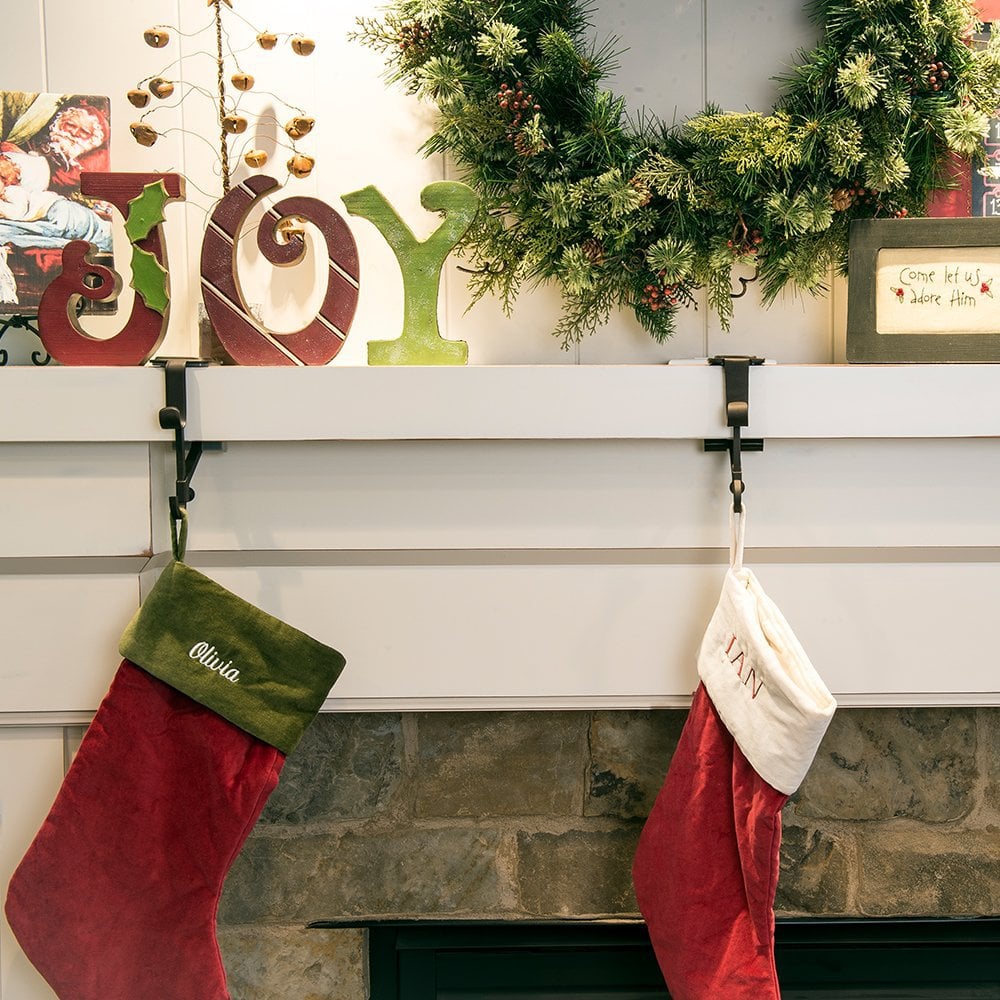 ClingaGrip — No more decoration chaos, for stress-free holidays full of shine and safety!