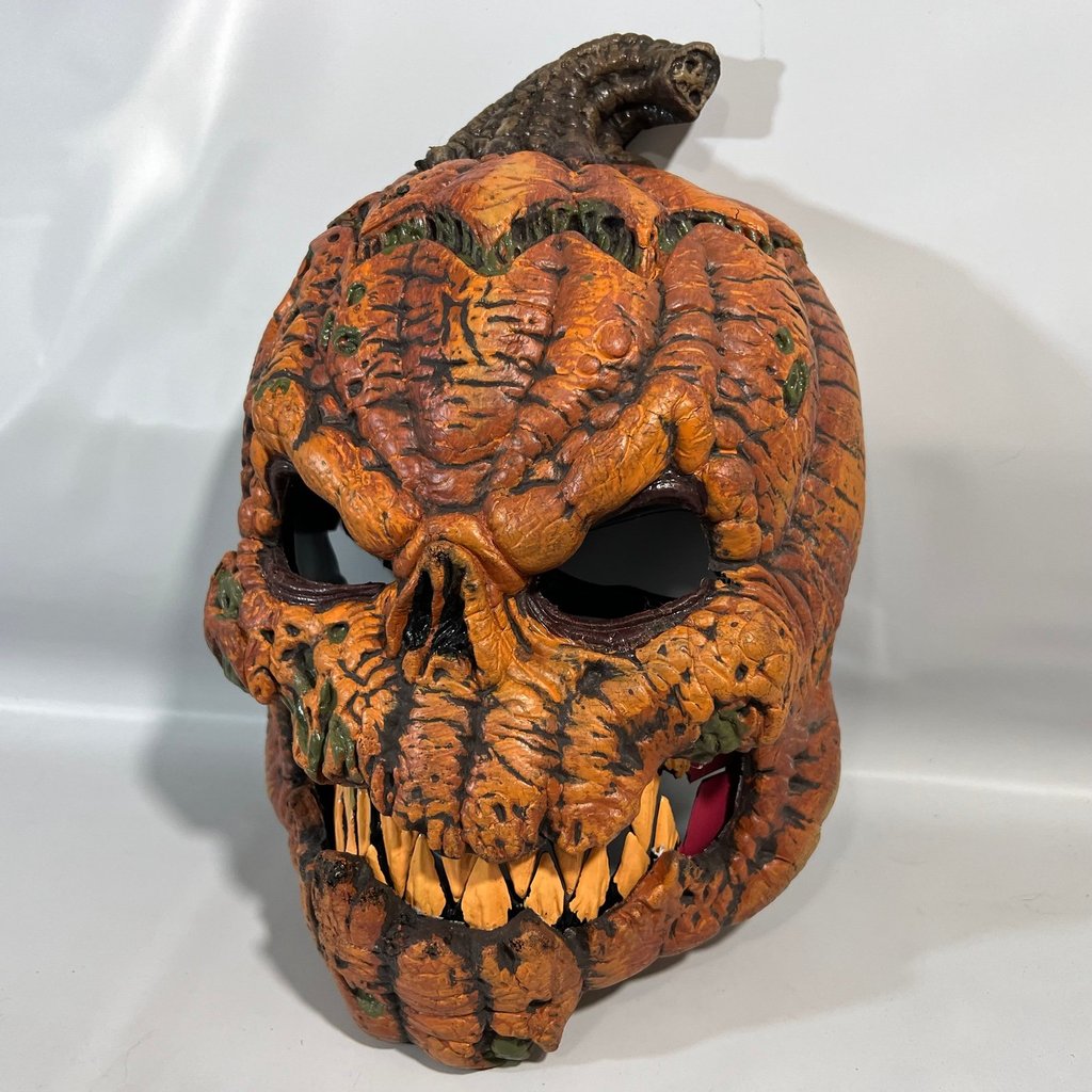 PhantomPumpkin Ani-Motion Mask — Bring your horror to life and make everyone tremble with fear!