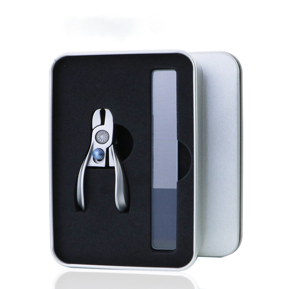 Nail clipper with wide opening