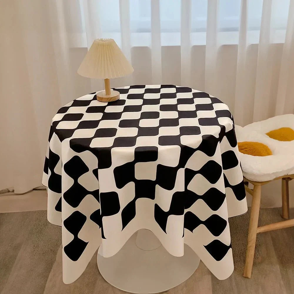 Round tablecloth made of cotton with check pattern