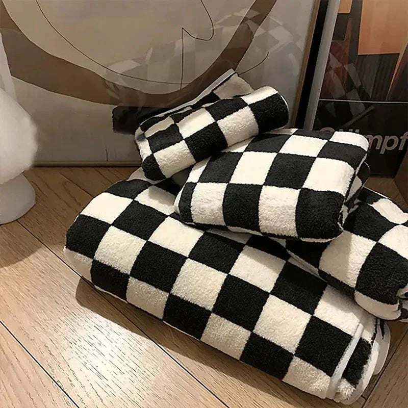 Classic Checkered Pattern Sofa Blanket