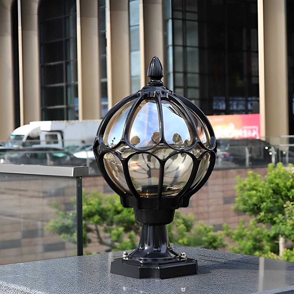 Classic Garden Lamp on Pole with Glass Shade