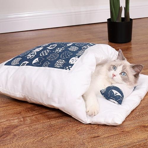 Comfortable Cat Sleeping Bag - SnugKitty