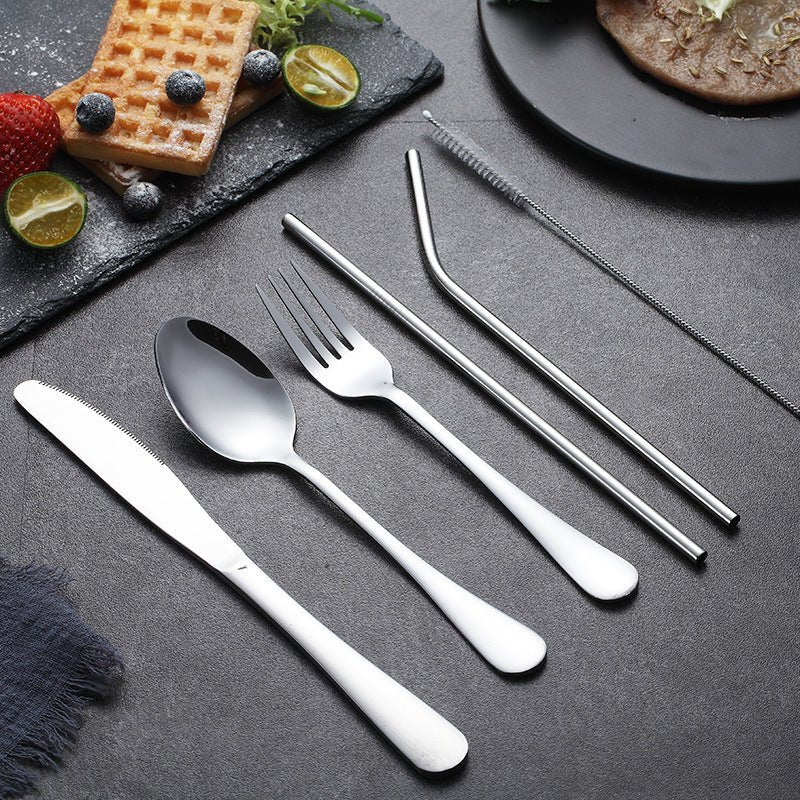 Cutlery set with portable case