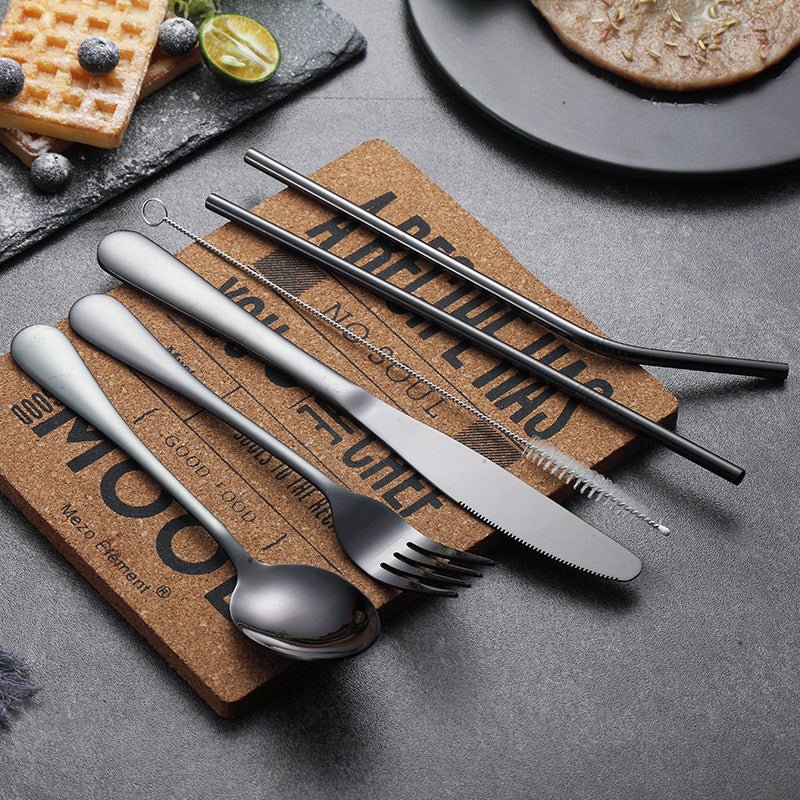 Cutlery set with portable case
