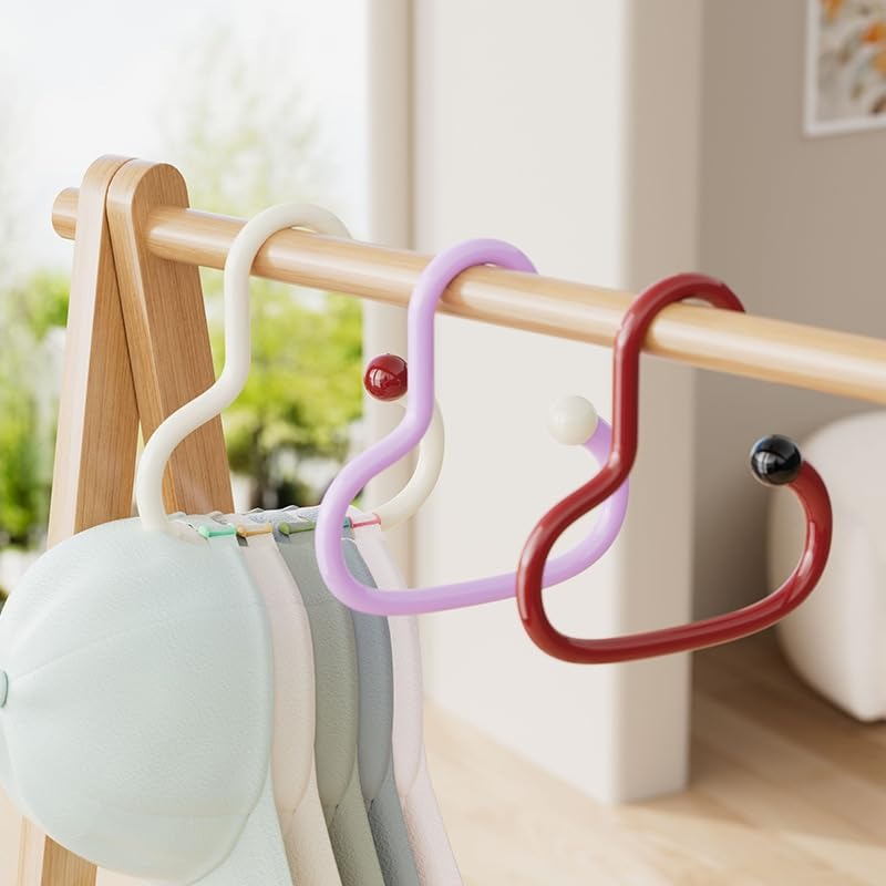 CluttrEase – Quick creation of additional closet space and elimination of clutter
