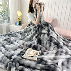 SnuggleFleece – Luxury Soft Blanket for All Seasons
