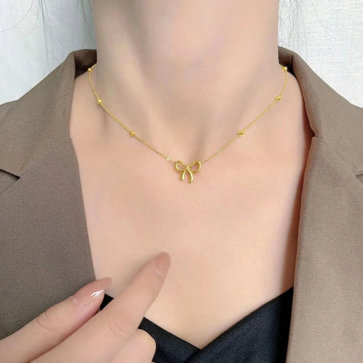 Dainty Feminine Bow Necklace