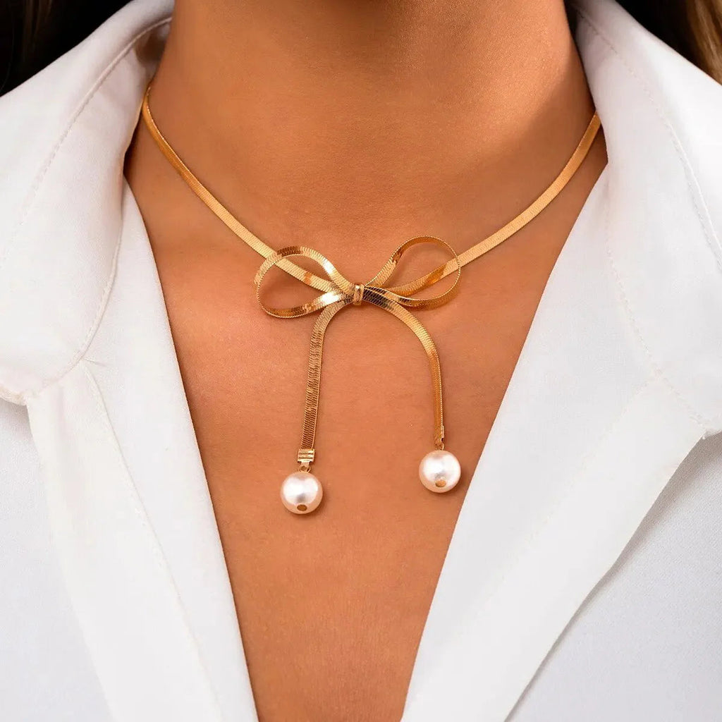 Dainty Herringbone Pearl Bow Necklace