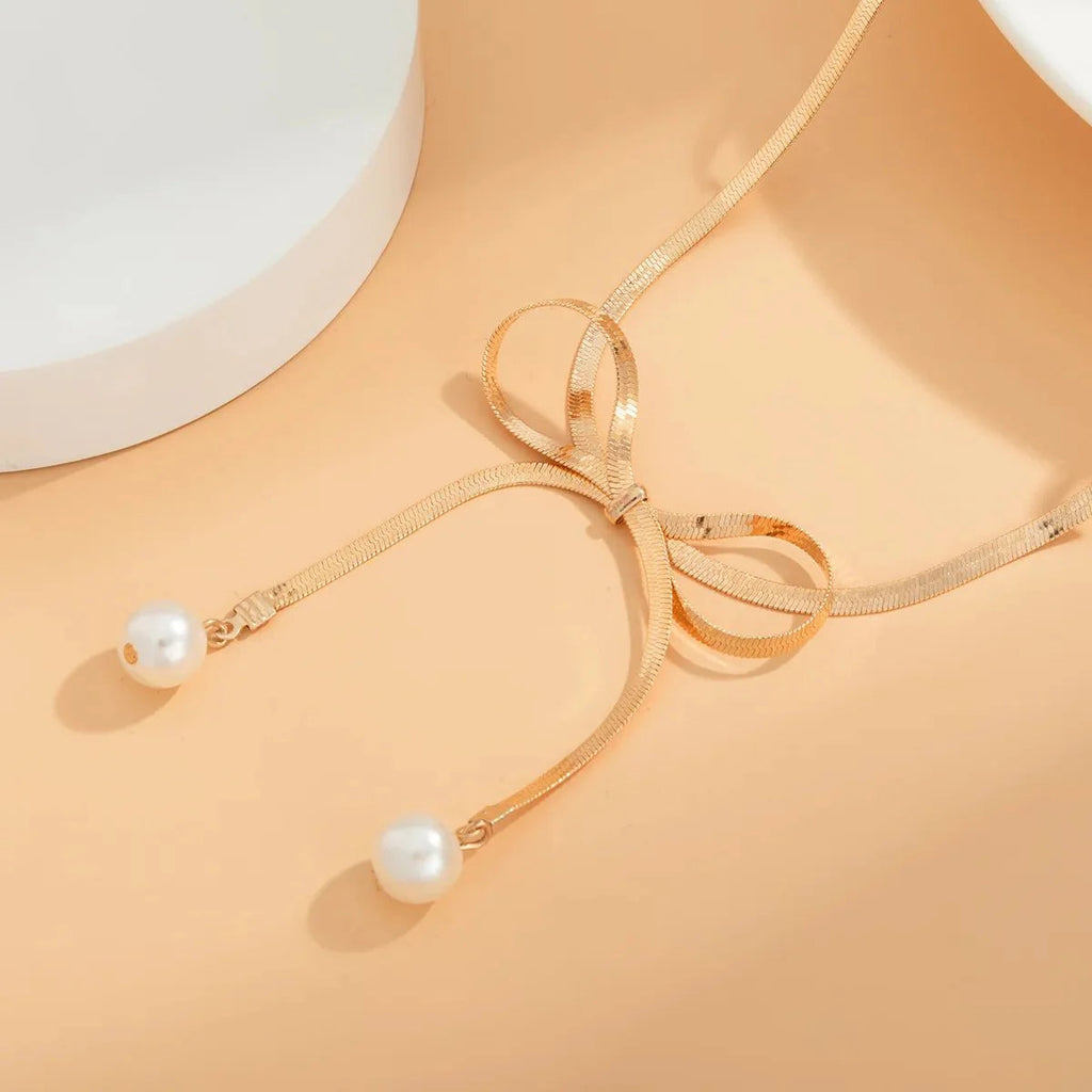 Dainty Herringbone Pearl Bow Necklace
