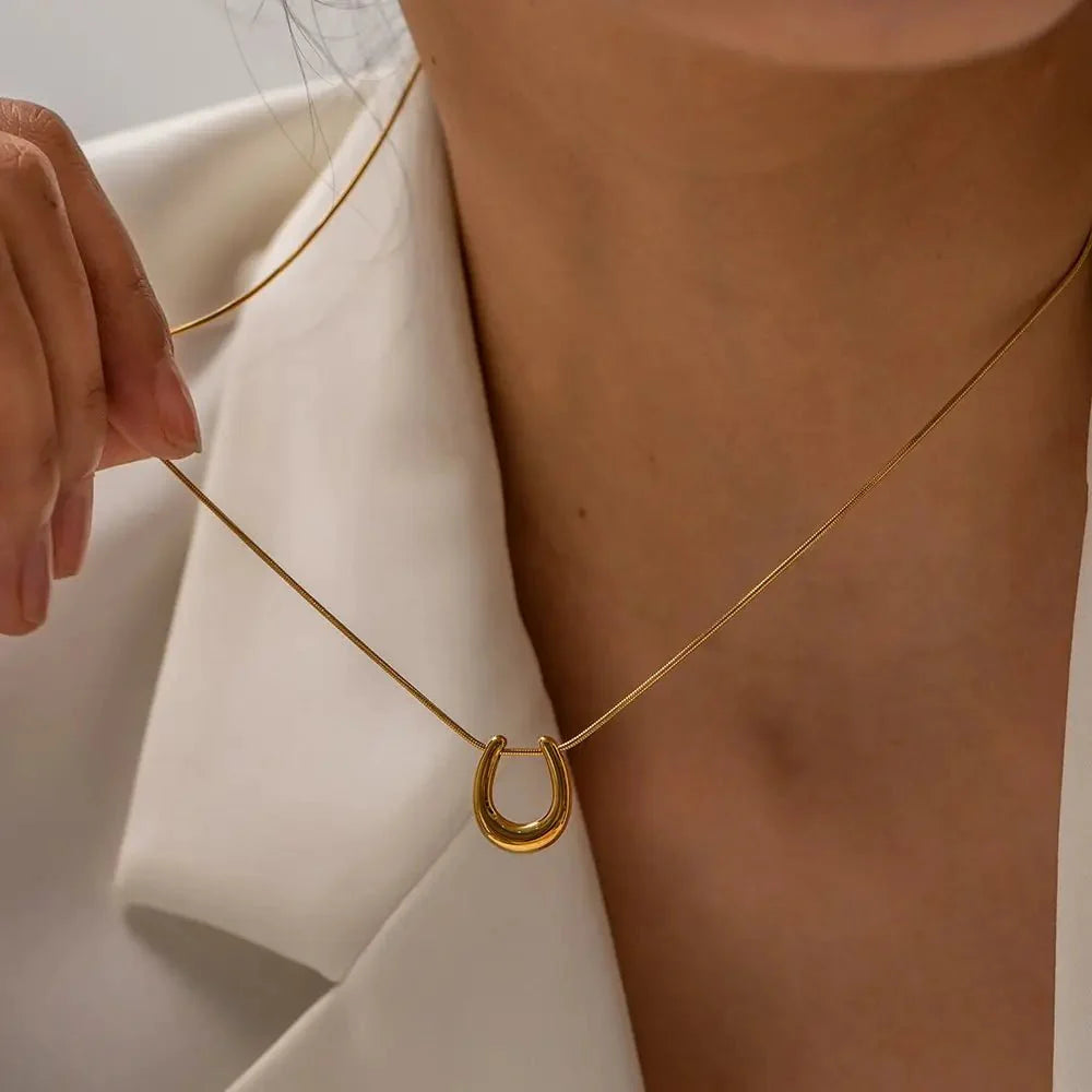 Dainty Lucky Horseshoe Necklace