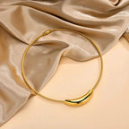 Dainty Modern Curve Choker Necklace