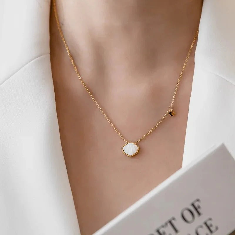 Dainty Tropical Sea Shell Necklace