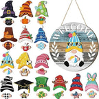The best Christmas decorationsInterchangeable welcome sign with wooden gnome