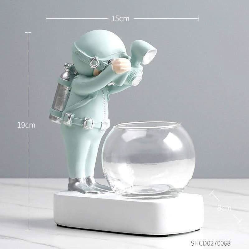 ASTROVA – Creative Astronaut Plant Vases for Modern Living