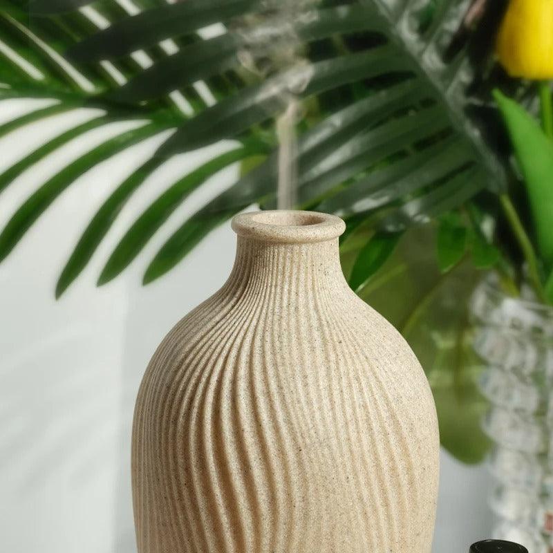 VaseMist – Ultrasonic Aroma Diffuser in Modern Vase Design (Resin)