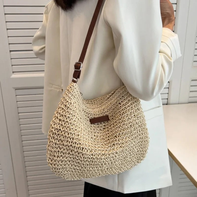 Isabelle Ladies Handbag – Minimalist Design and Practical Size