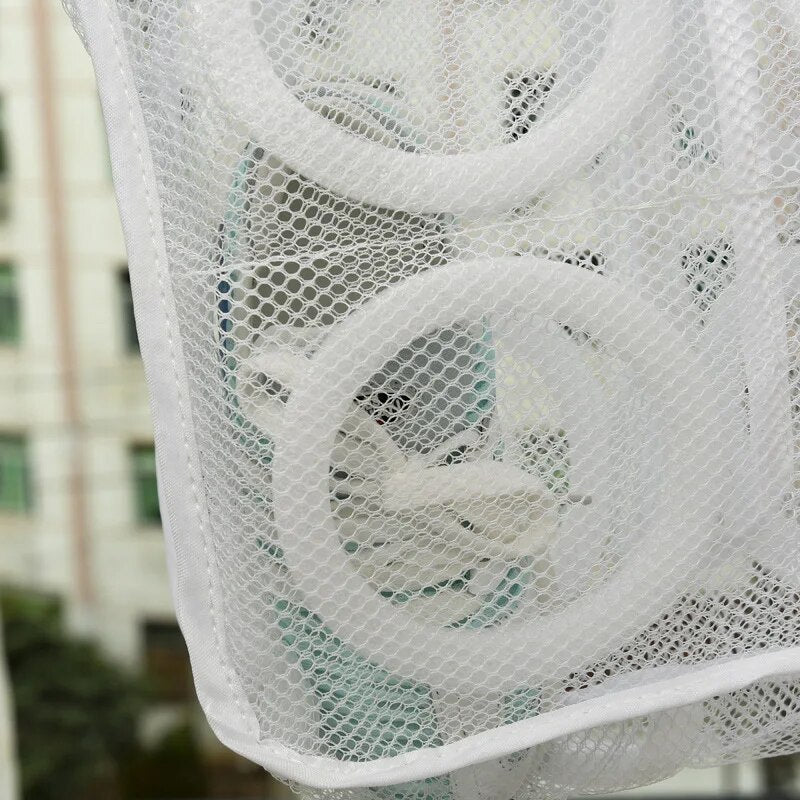 SneakClean - Protect your shoes - Safe washing - Impeccable results