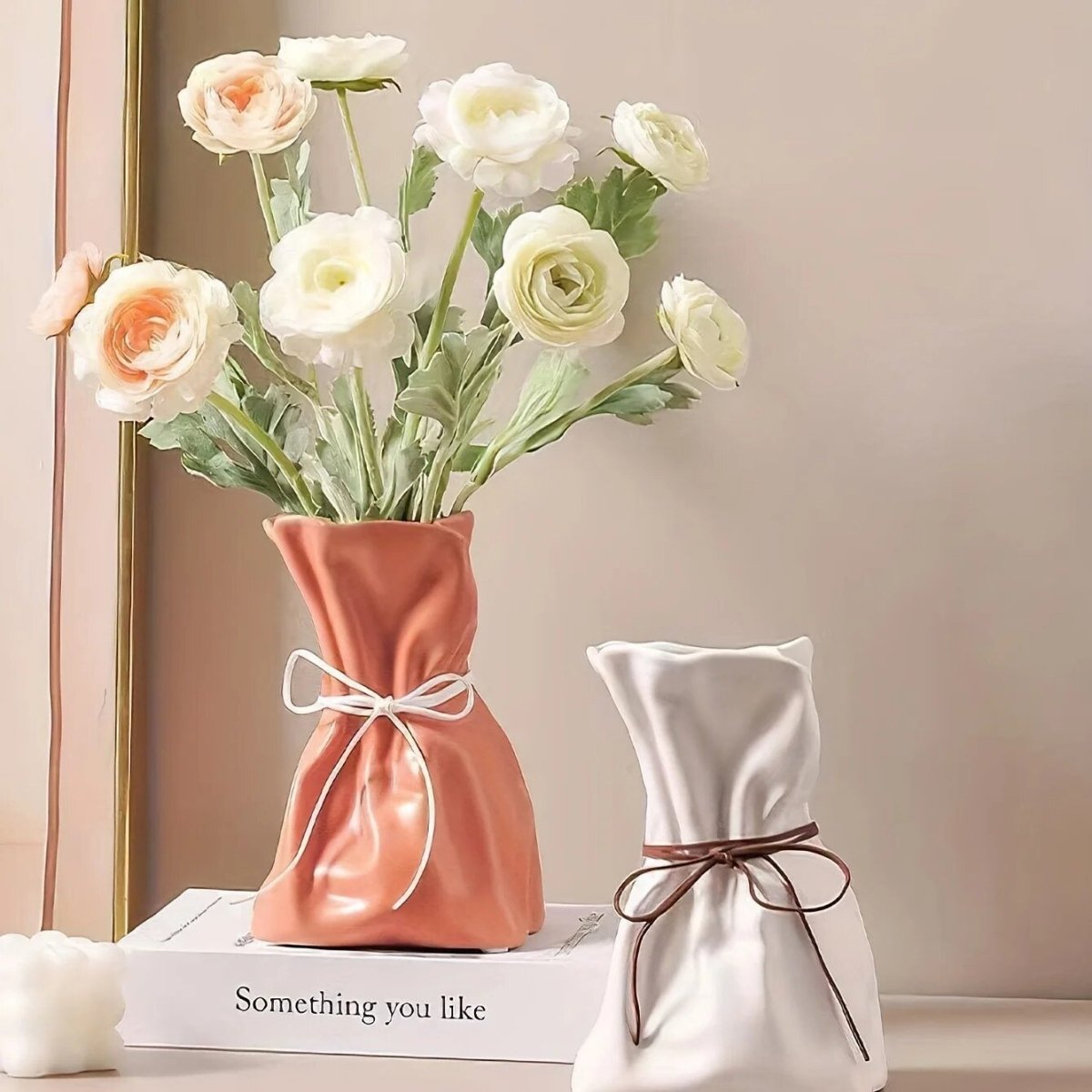 Elegant vase - Recycled - Refined design - Eco-friendly and chic