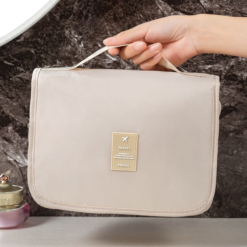 Practical travel - Easy access to cosmetic and grooming products