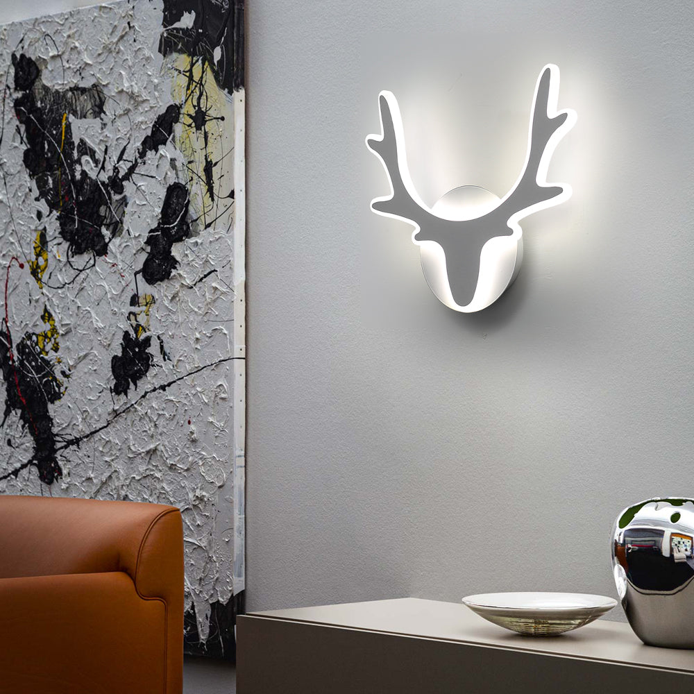 Wall lamp in Scandinavian style with deer antler decoration, modern LED lighting