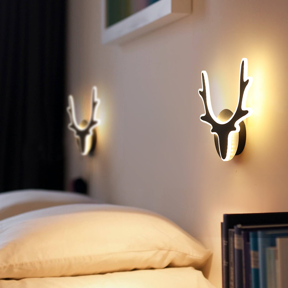 Wall lamp in Scandinavian style with deer antler decoration, modern LED lighting
