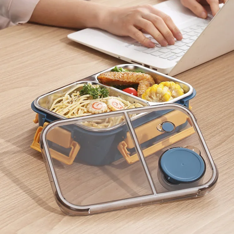 Insulated heating container for food storage
