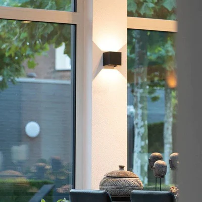 Luxurious LED wall lamp