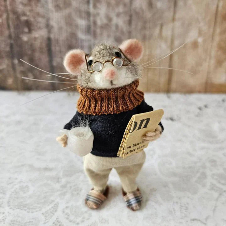 Handmade felt mouse | Christmas decoration & gift idea | Needle felted from wool & fabric | Sustainable
