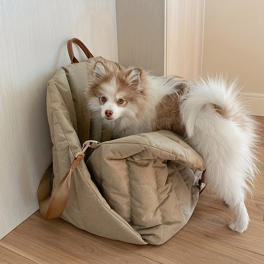 Convenient and waterproof transport for your pet