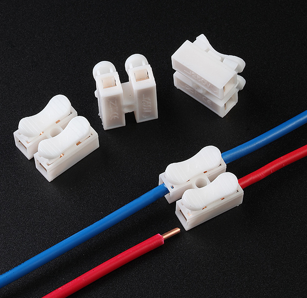 Self-locking push terminal connector