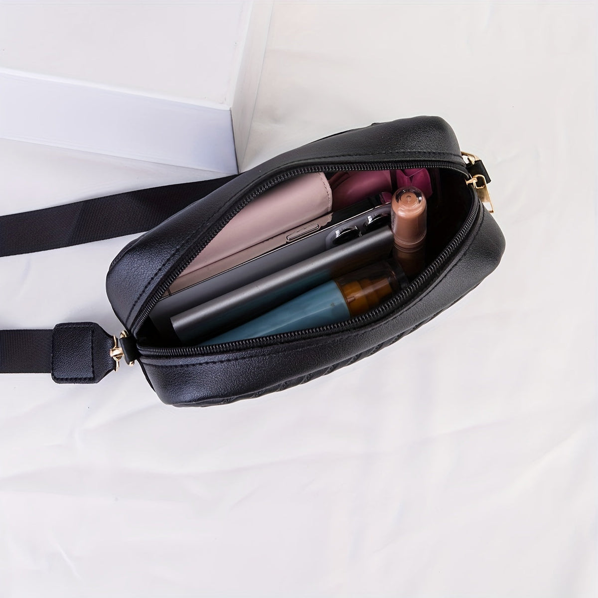 NoirGlitz Padded PU Messenger Bag – Black Elegant Shoulder Bag with Sequins and Removable Strap