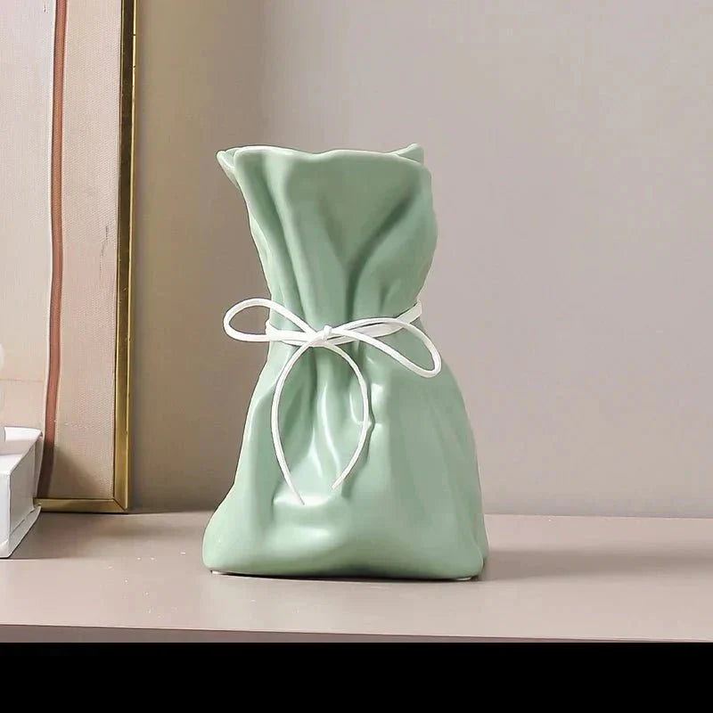 Elegant vase - Recycled - Refined design - Eco-friendly and chic