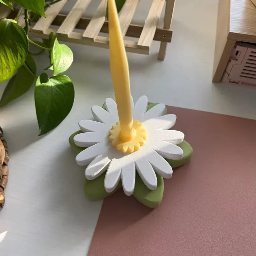 Gerbera Yarn Spool — 3D Printed Tool for Even Winding