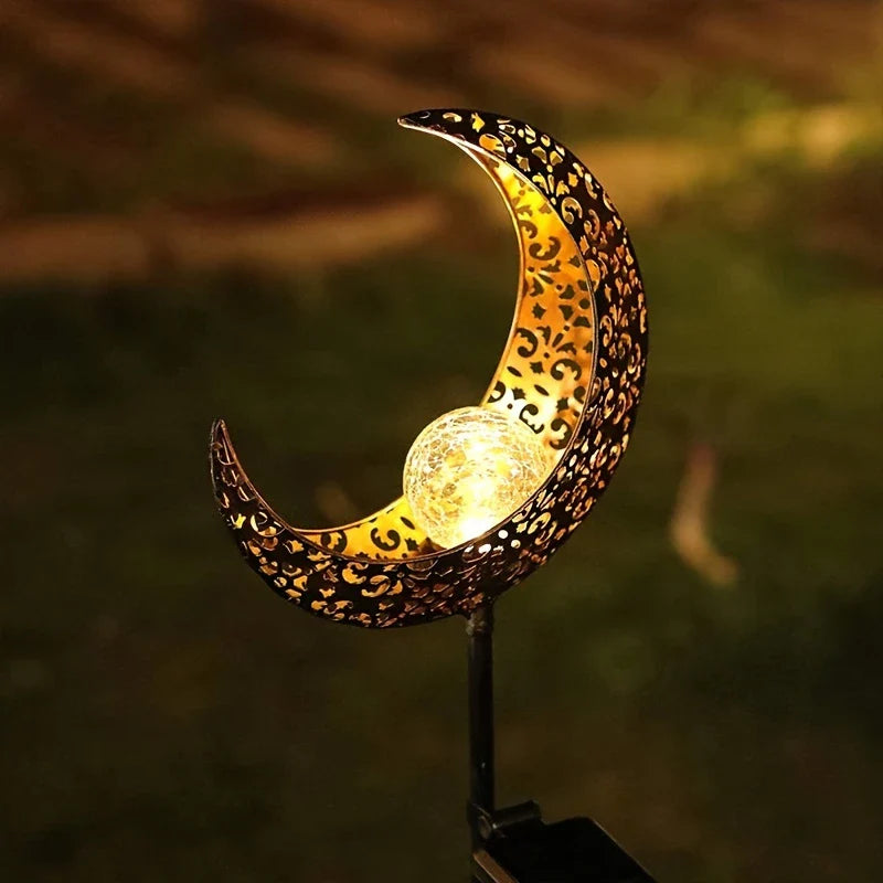 Solar Garden Light made of Metal – Waterproof LED Design in Moon, Flame, Sun or Star Shape