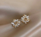 Elegant and exquisite gold opal flower circle stud earrings