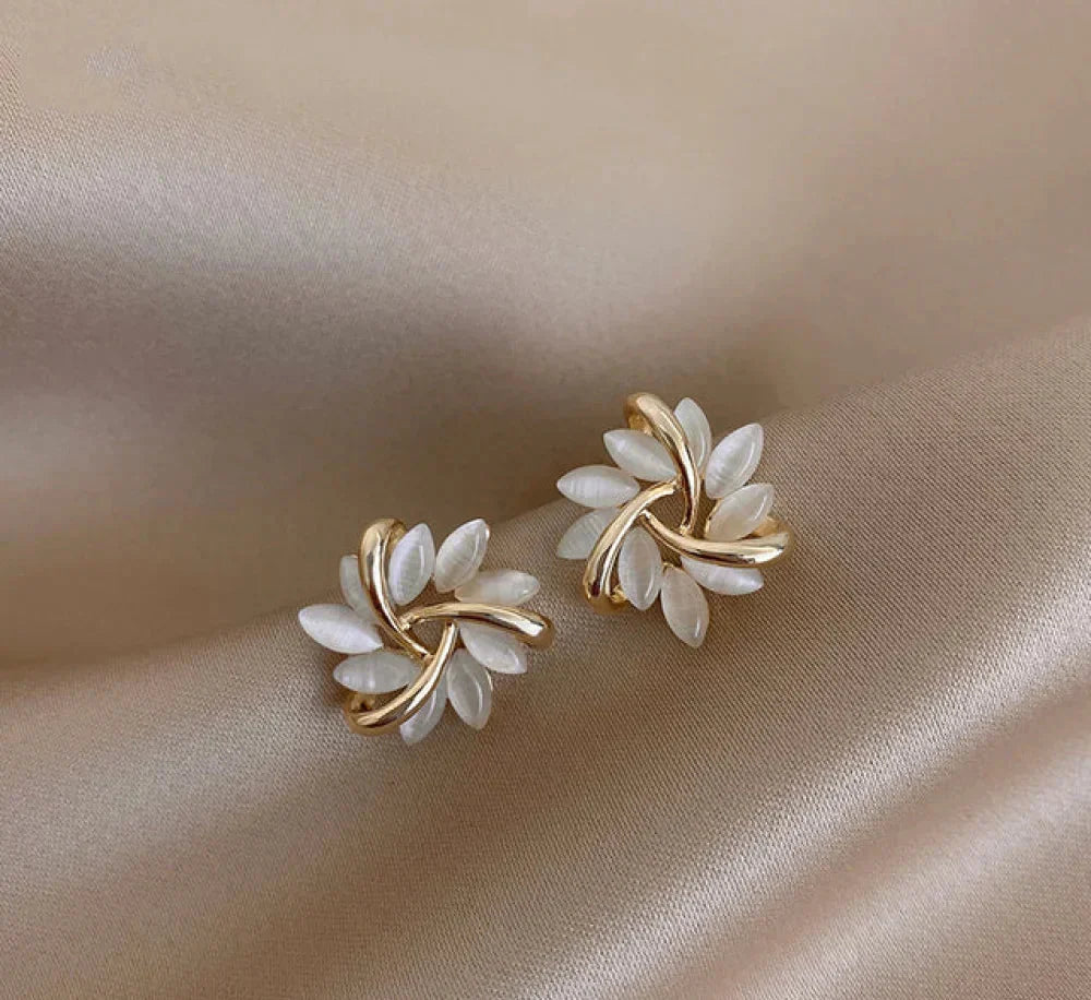 Elegant and exquisite gold opal flower circle stud earrings