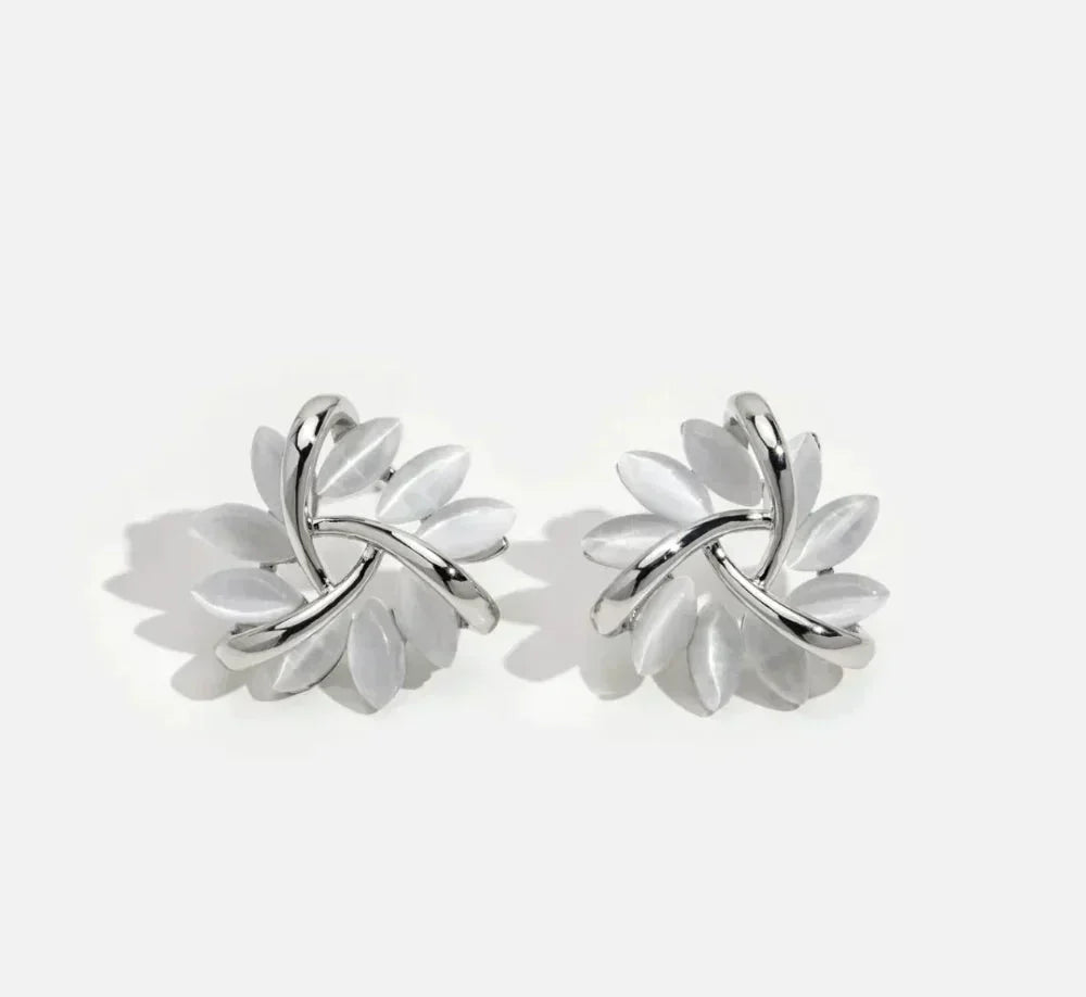 Elegant and exquisite gold opal flower circle stud earrings