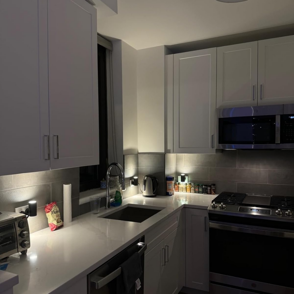 Plug-In LED Wall Light with Motion Sensor and Automatic or Continuous Mode