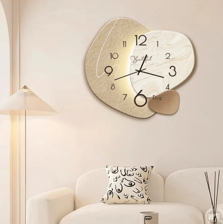 Minimalist wall clock with luxurious design