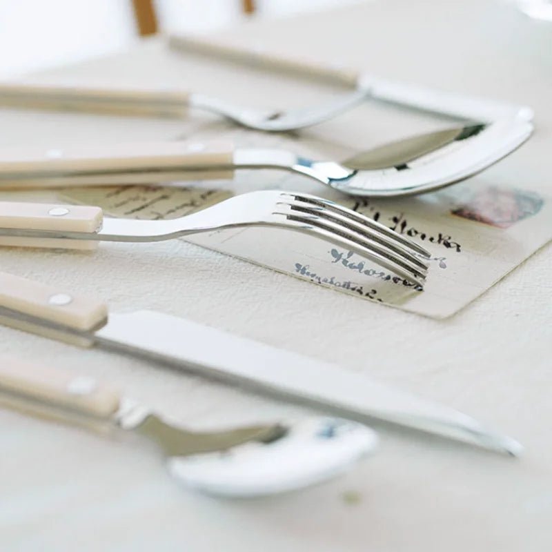 ETERNISERVE – 24-Piece Engraved Stainless Steel Cutlery Set for 6