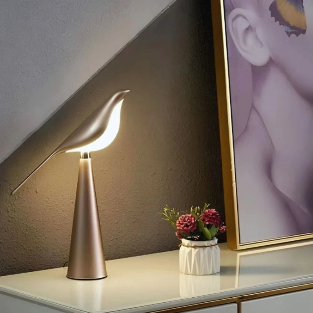 Serene Magpie Light