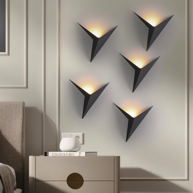 Elegant wall lamp - Modern LED wall light for stylish interiors