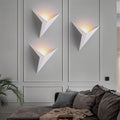 Elegant wall lamp - Modern LED wall light for stylish interiors