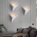 Elegant wall lamp - Modern LED wall light for stylish interiors