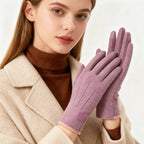 ChicTouch – Warm yourself while talking on the phone without taking off your gloves