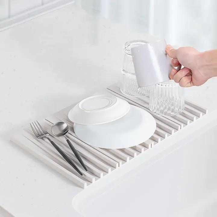 WaterDrain – Foldable Silicone Mat for Drying and Protecting Work Surfaces