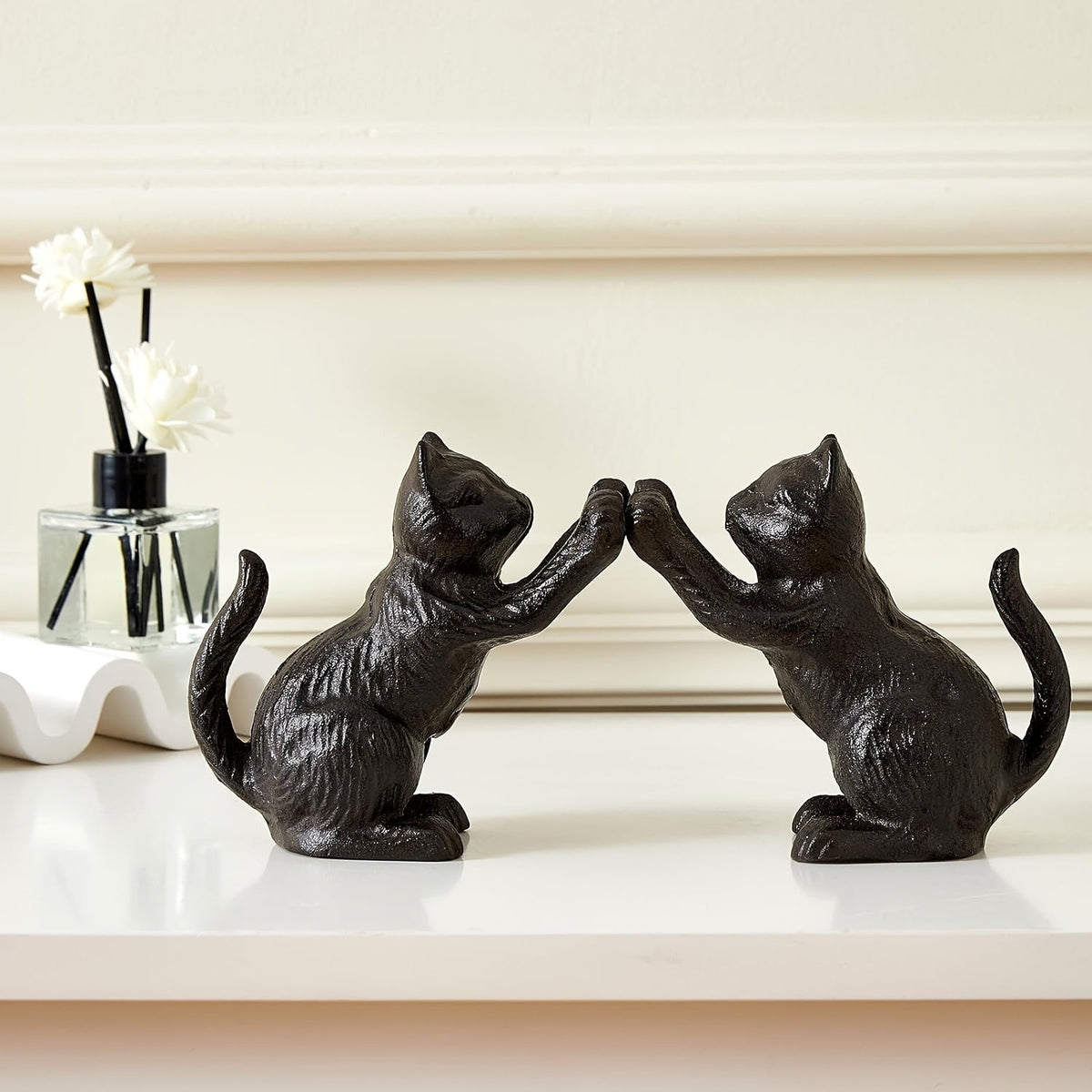 IronVintage – Timeless Cast Iron Bookends with Classic Look