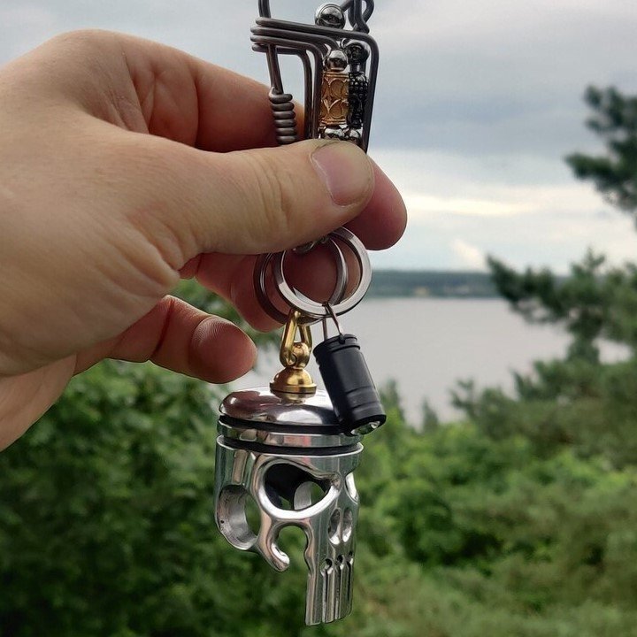 Piston art skull keychain [pendant/flashlight/bottle opener]