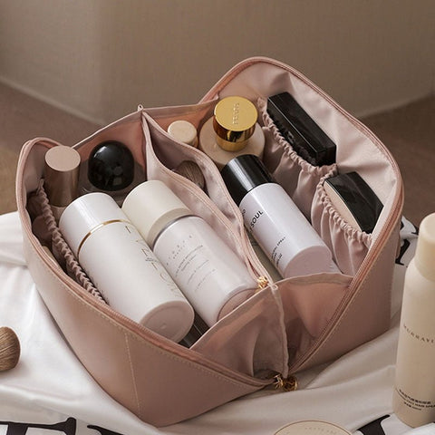 Cosmetic bag | Elegant and spacious | Practical storage